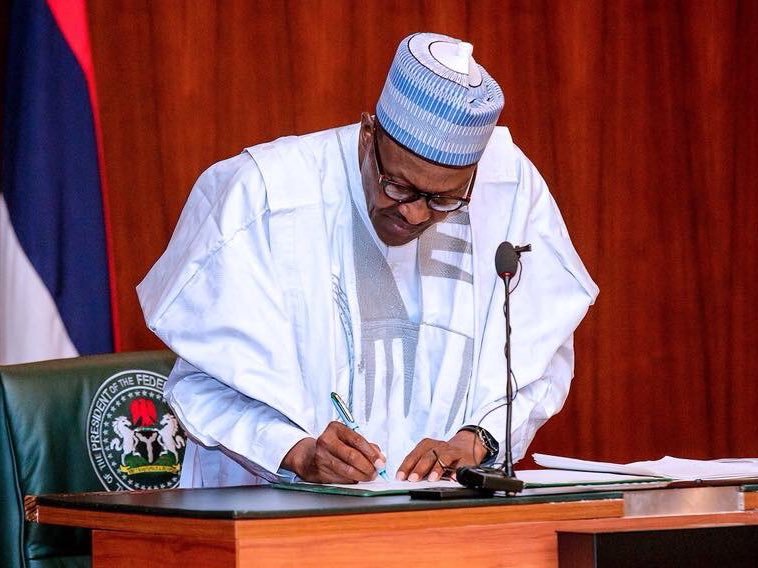 Buhari-signs-executive-order